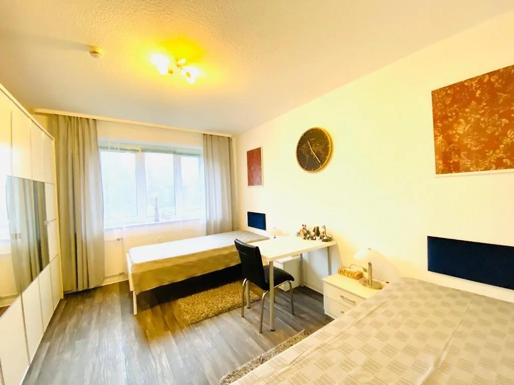 Hannovermesseapartment 2 Bedroom, Balcony With Garden View